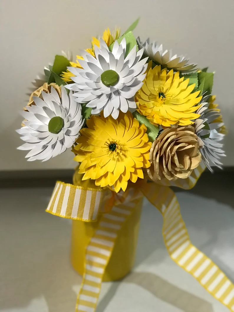 White, Yellow Daisy flower Arrangement